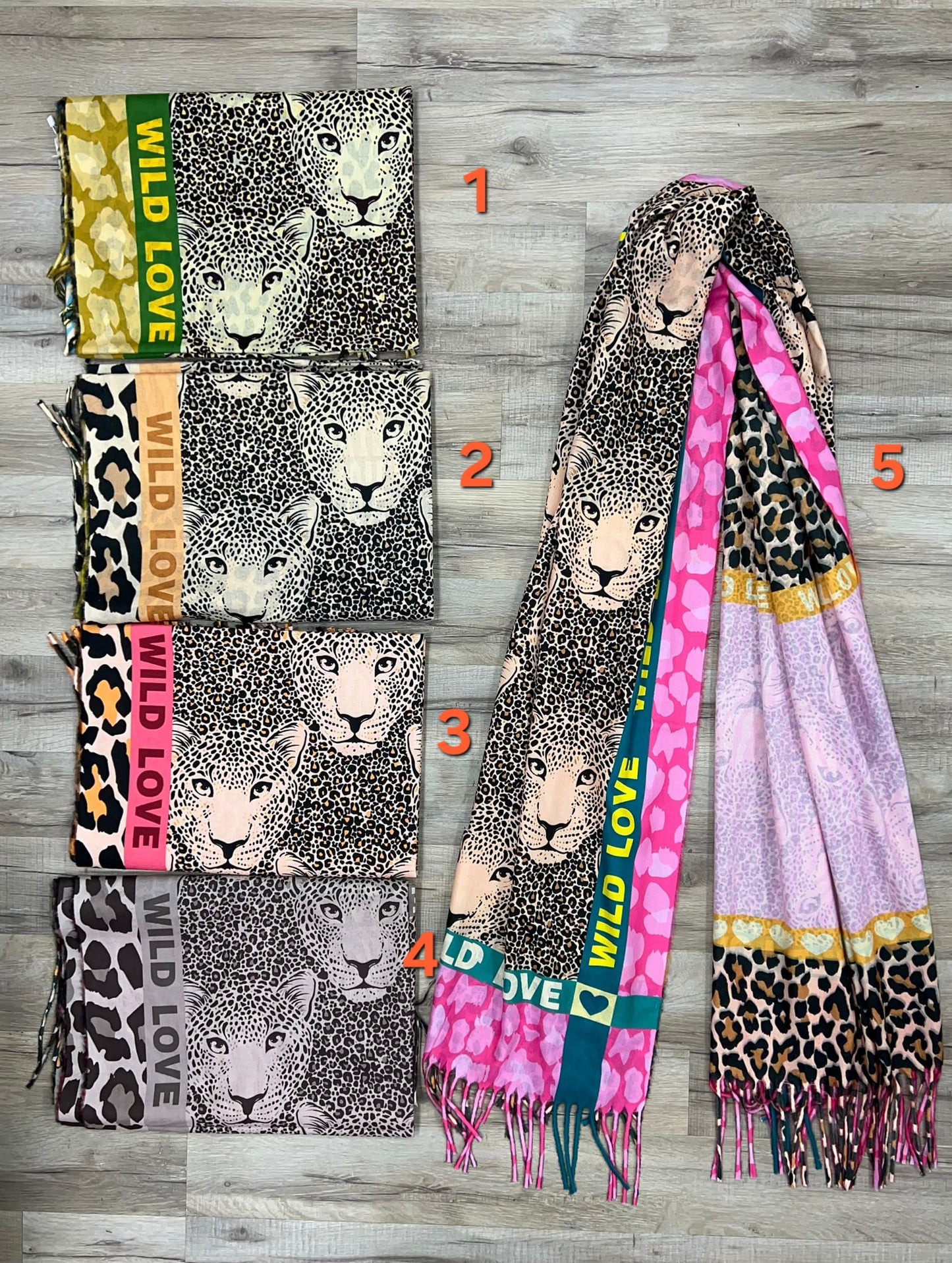 Schal Wild Love Leo