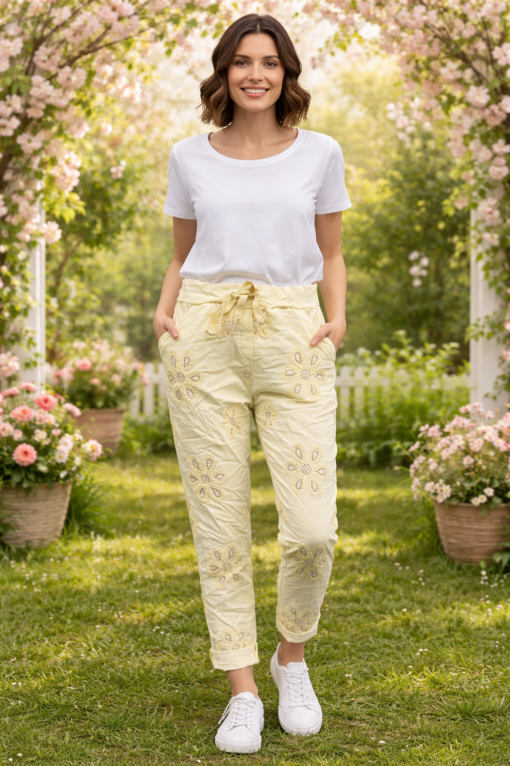 Bestickte Sommerhose mit Glitter bis 44