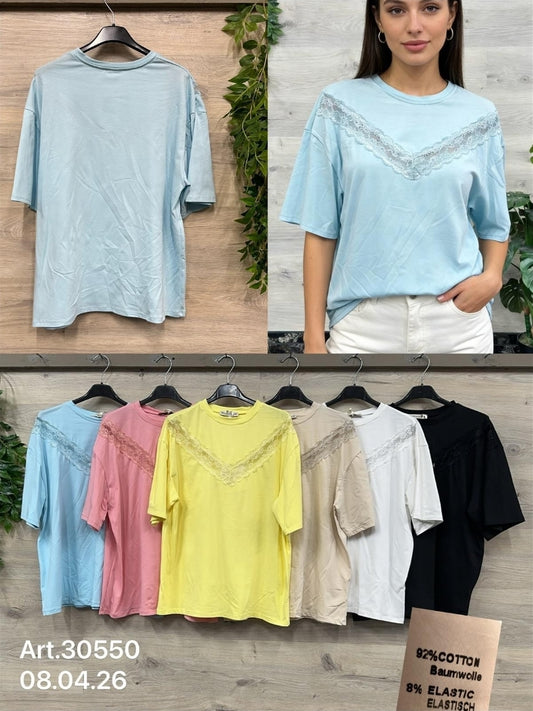 Shirt mit Spitzen Einsatz bis 42 tragbar.