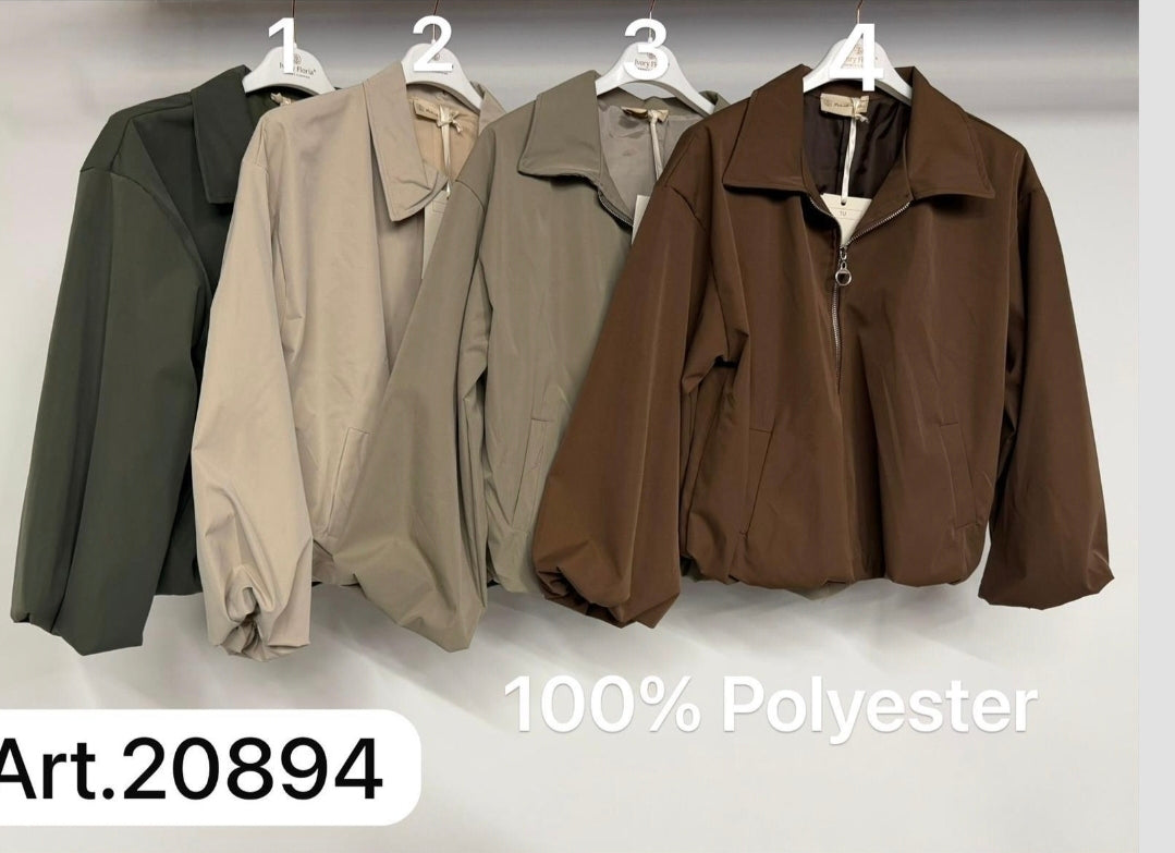 Lässige Übergangsjacke mit Oversized-Ärmeln.
