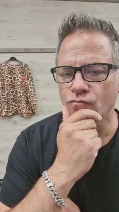 Viskose Leo Pulli mit tendigem Neon Rückenprint 36-44